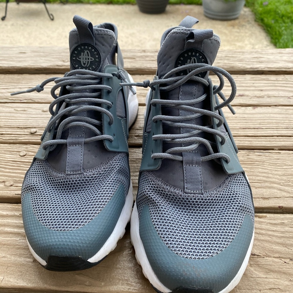 Grey huraches